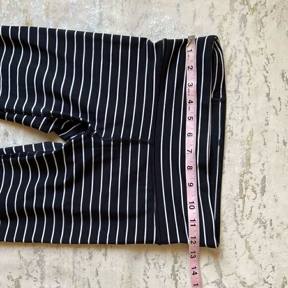 Gap Fit blackout technology stripe leggings - Picture 5 of 9